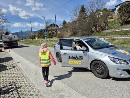 06_hallo_auto