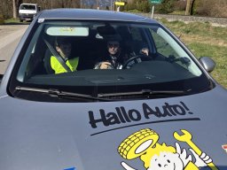 14_hallo_auto