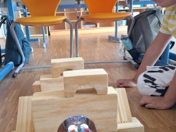 05_beebots