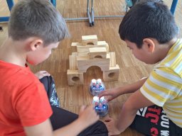 06_beebots
